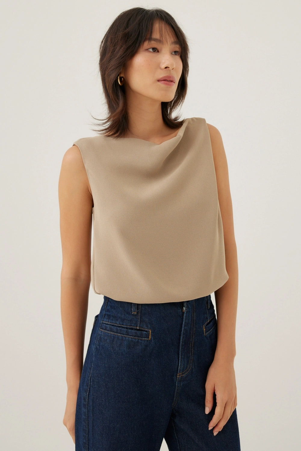 Knob Beige Top